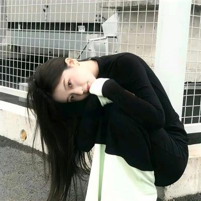 女孩罗塞玛莉